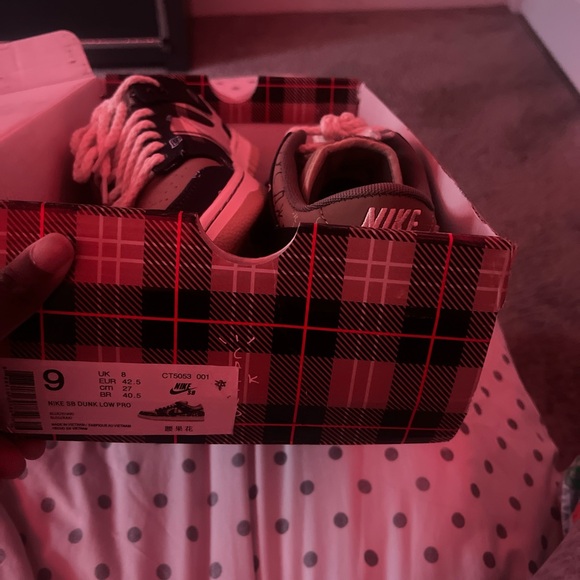 travis scott dunks sb